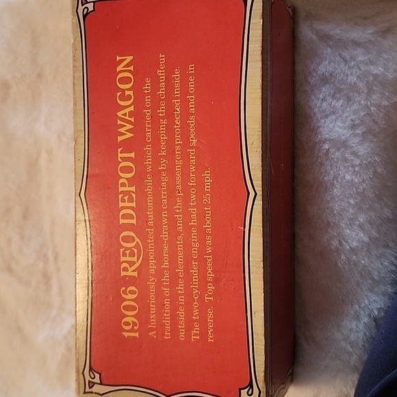 VINTAGE  1906 REO DEPOT WAGON  -- AVON - Picture 5 of 12